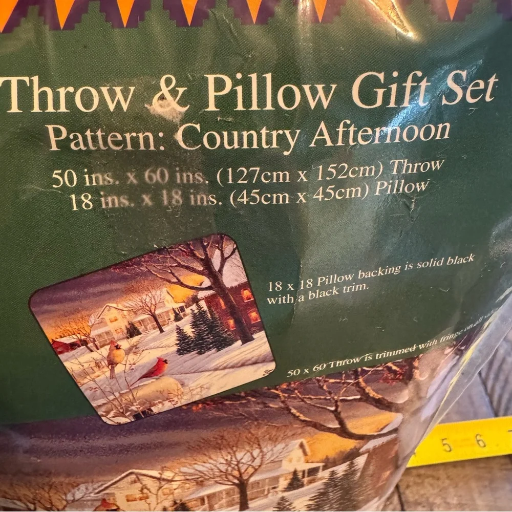 Northcrest Winter Christmas Cardinal Bird Tapestry Throw  Blanket Pillow Set New